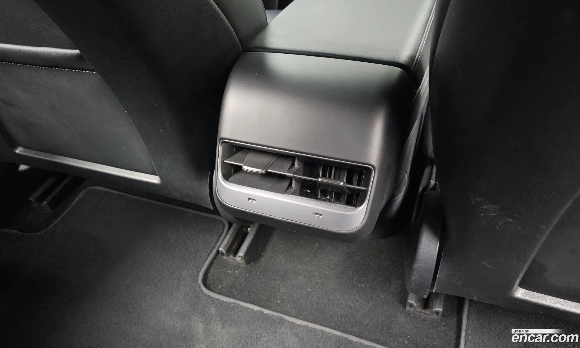 Tesla Model 3 2021 — 24