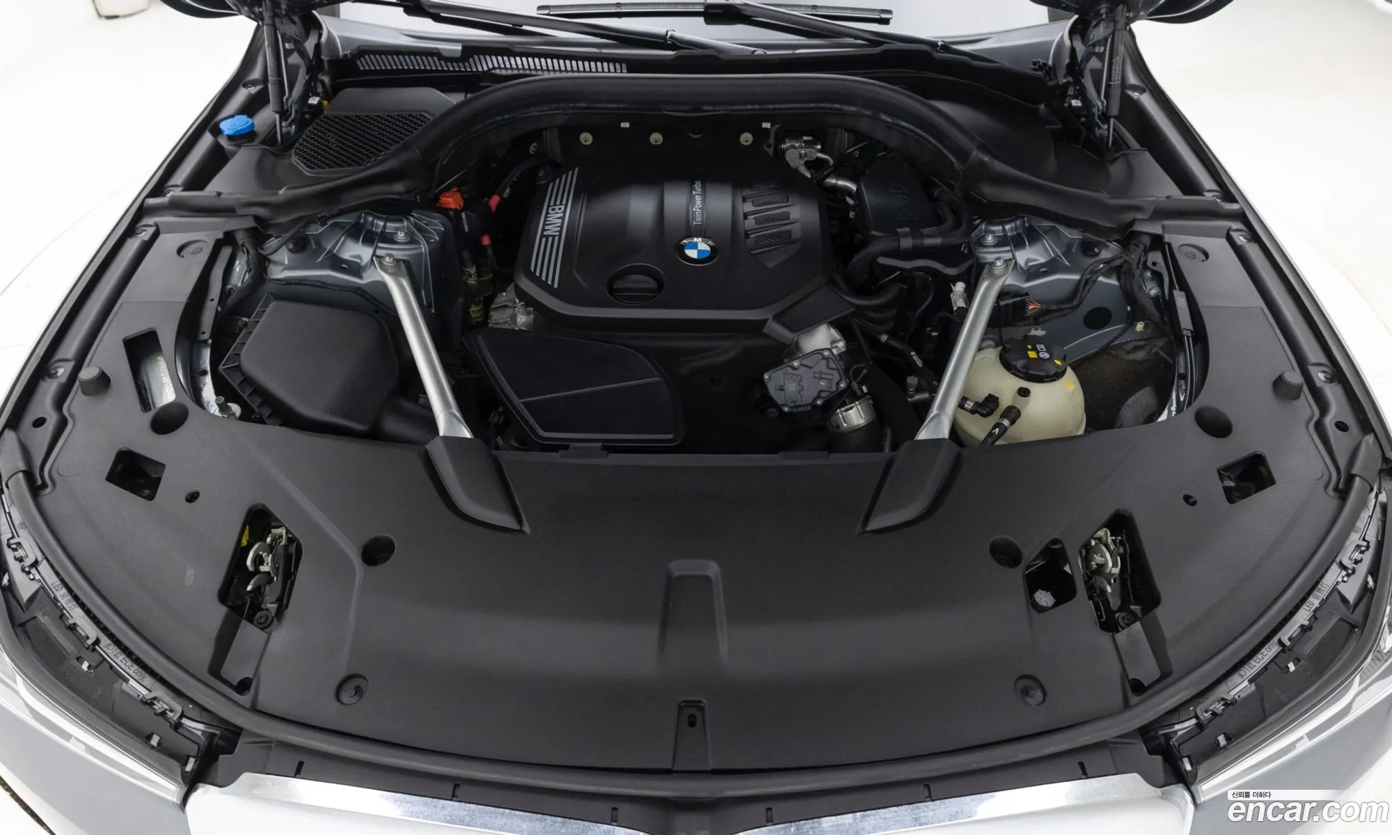BMW 6 Series GT 2023 — 9