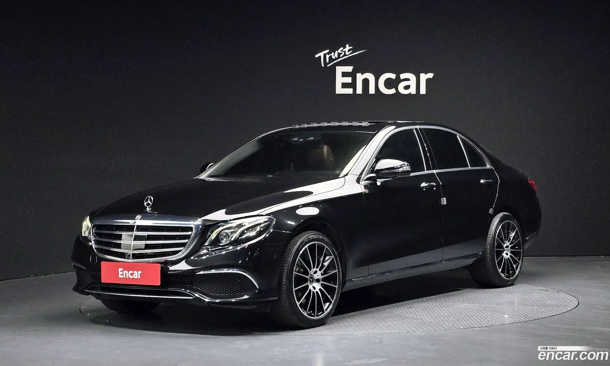 Mercedes-Benz E-Class W213 2018 WDDZF4KB3KA528646 — 9