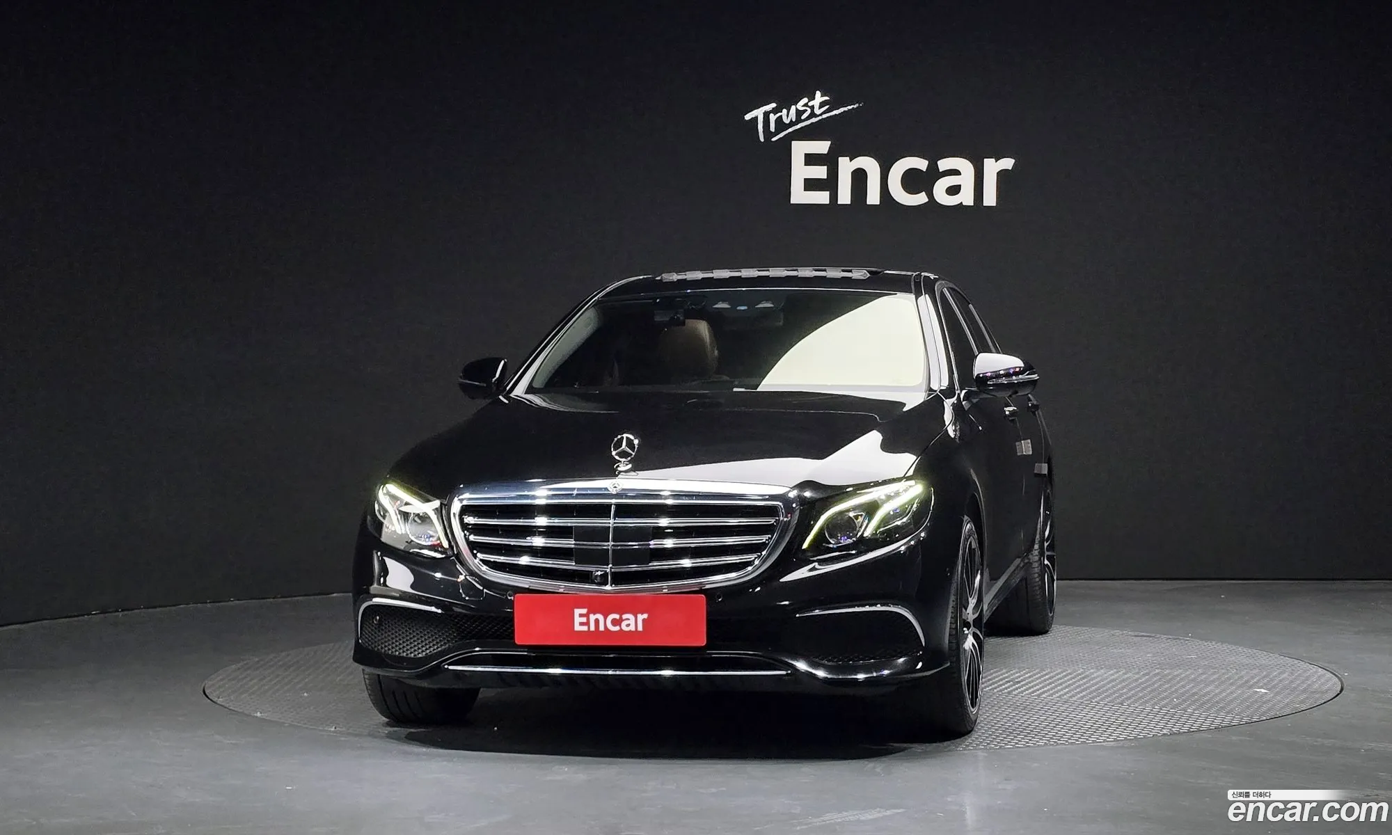 Mercedes-Benz E-Class W213 2018 WDDZF4KB3KA528646 — 12