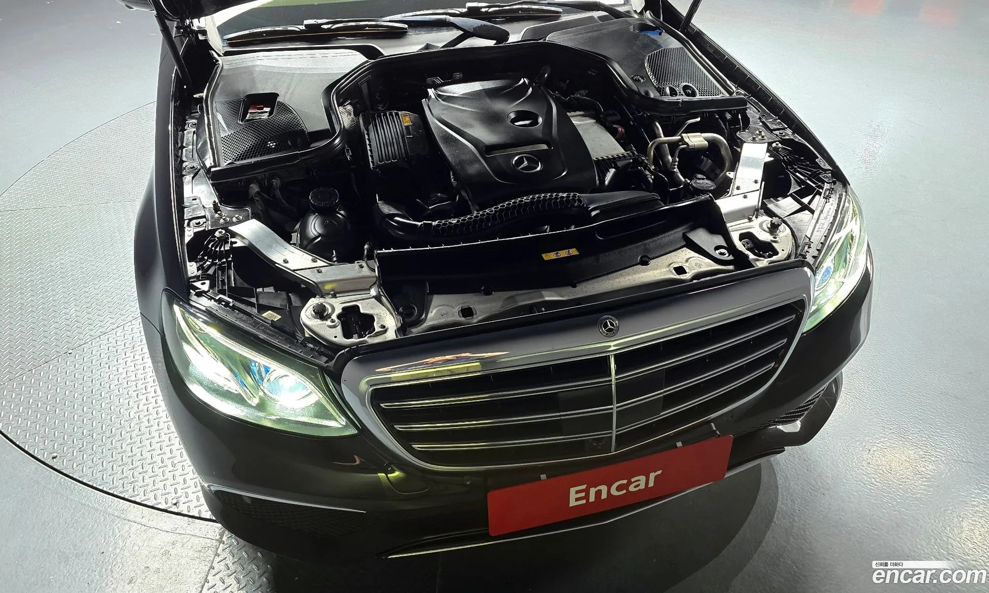 Mercedes-Benz E-Class W213 2018 WDDZF4KB3KA528646 — 18