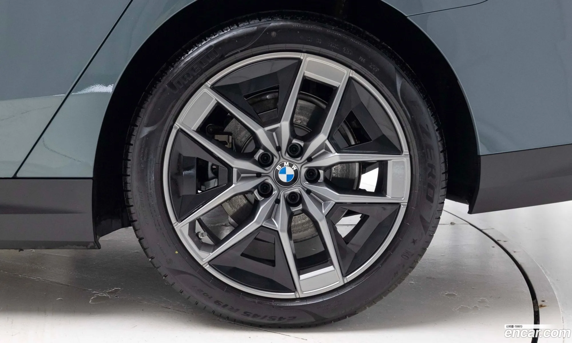 BMW 5 Series 2025 — 15