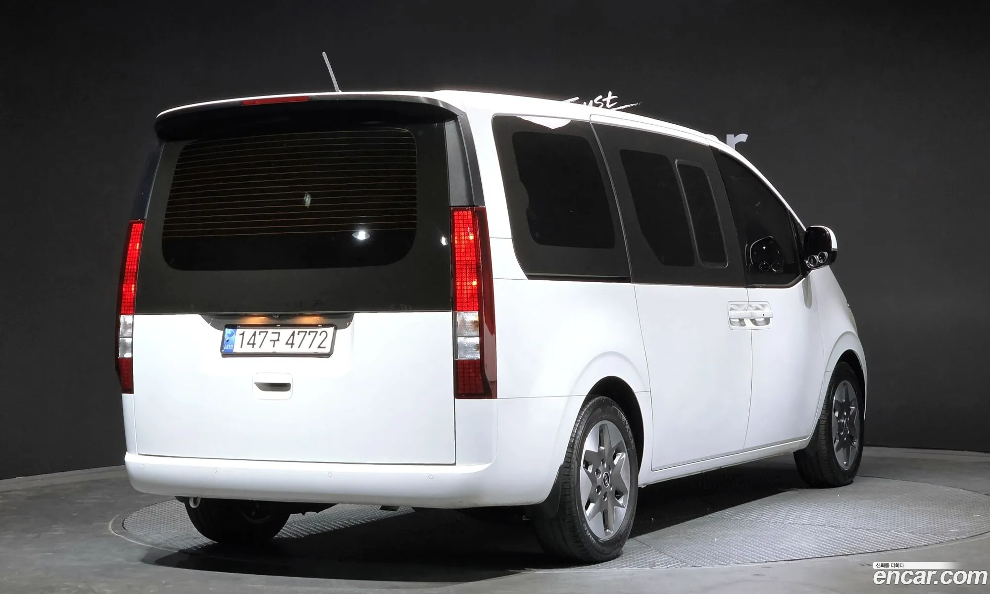 Hyundai Staria 2023 — 16