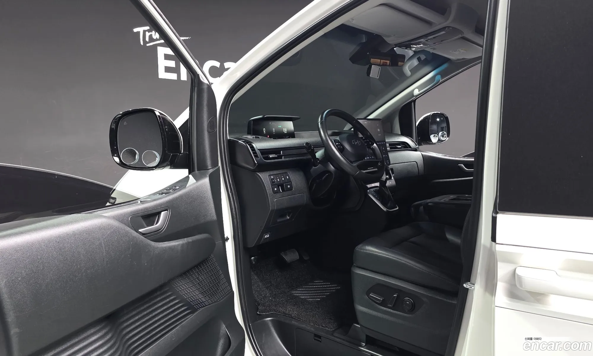 Hyundai Staria 2023 — 11