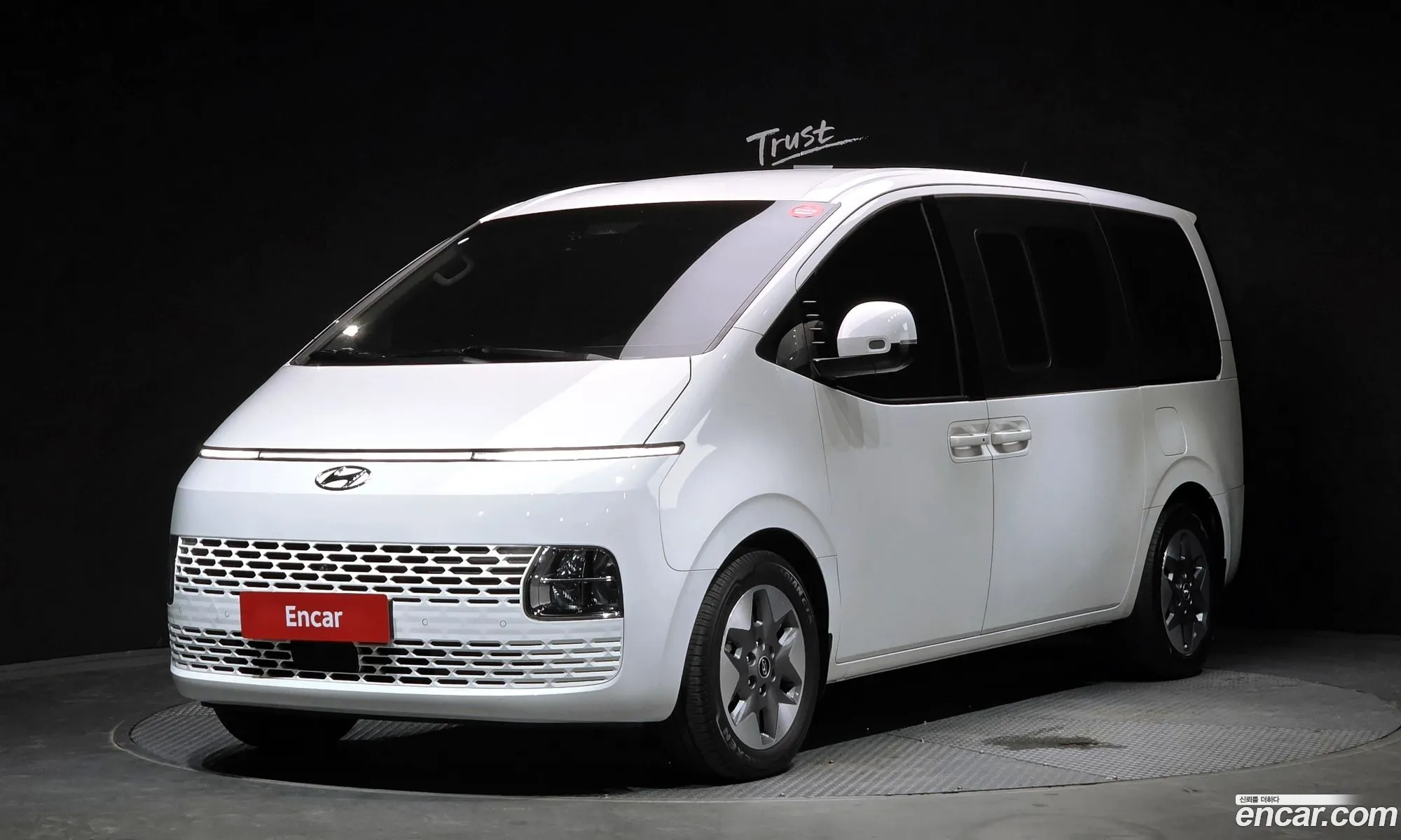 Hyundai Staria 2023 — 3