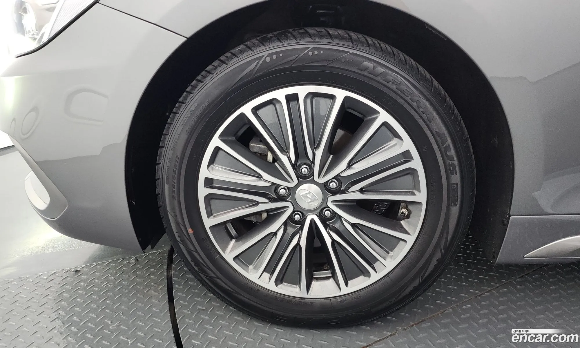 Hyundai Grandeur IG Hybrid 2017 — 16