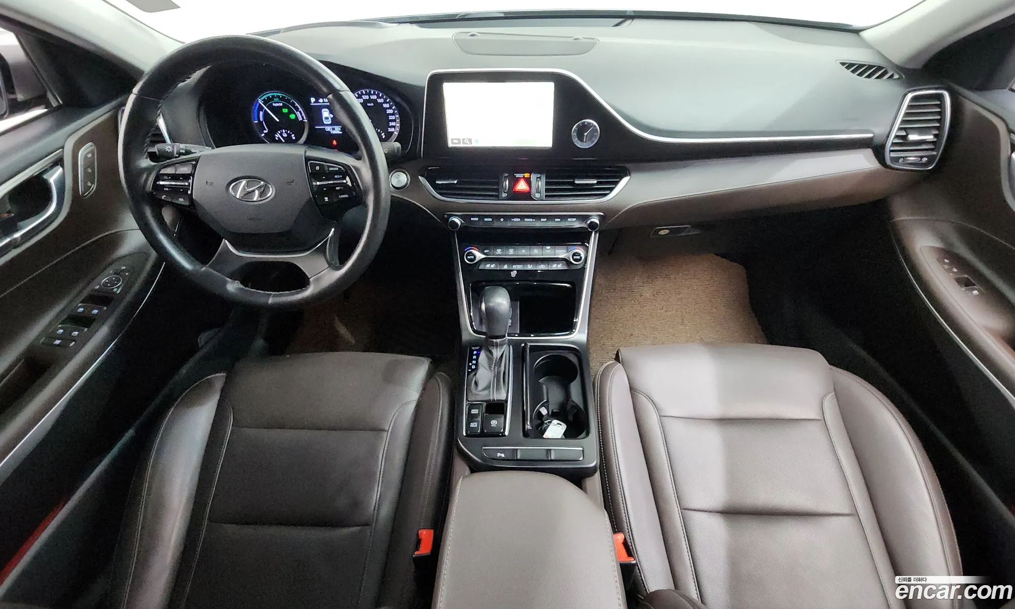 Hyundai Grandeur IG Hybrid 2017 — 25