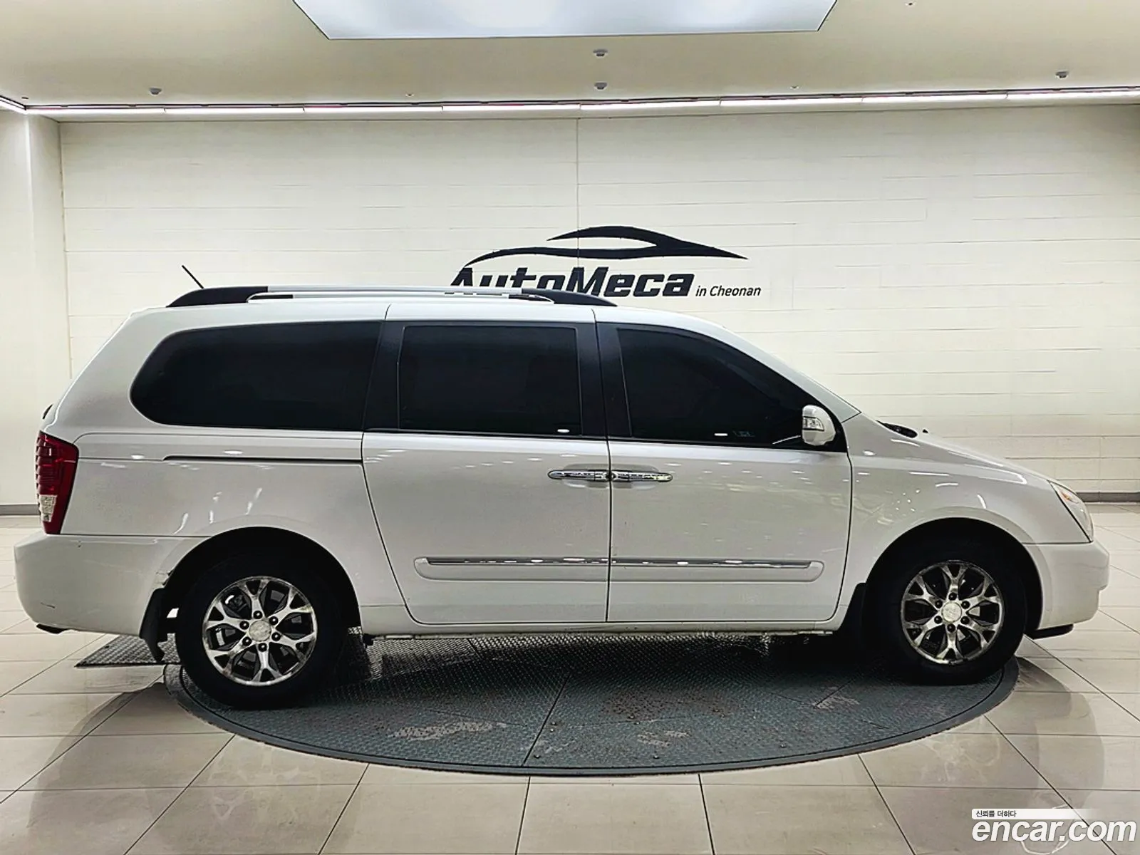 Kia Carnival R 2014 — 2