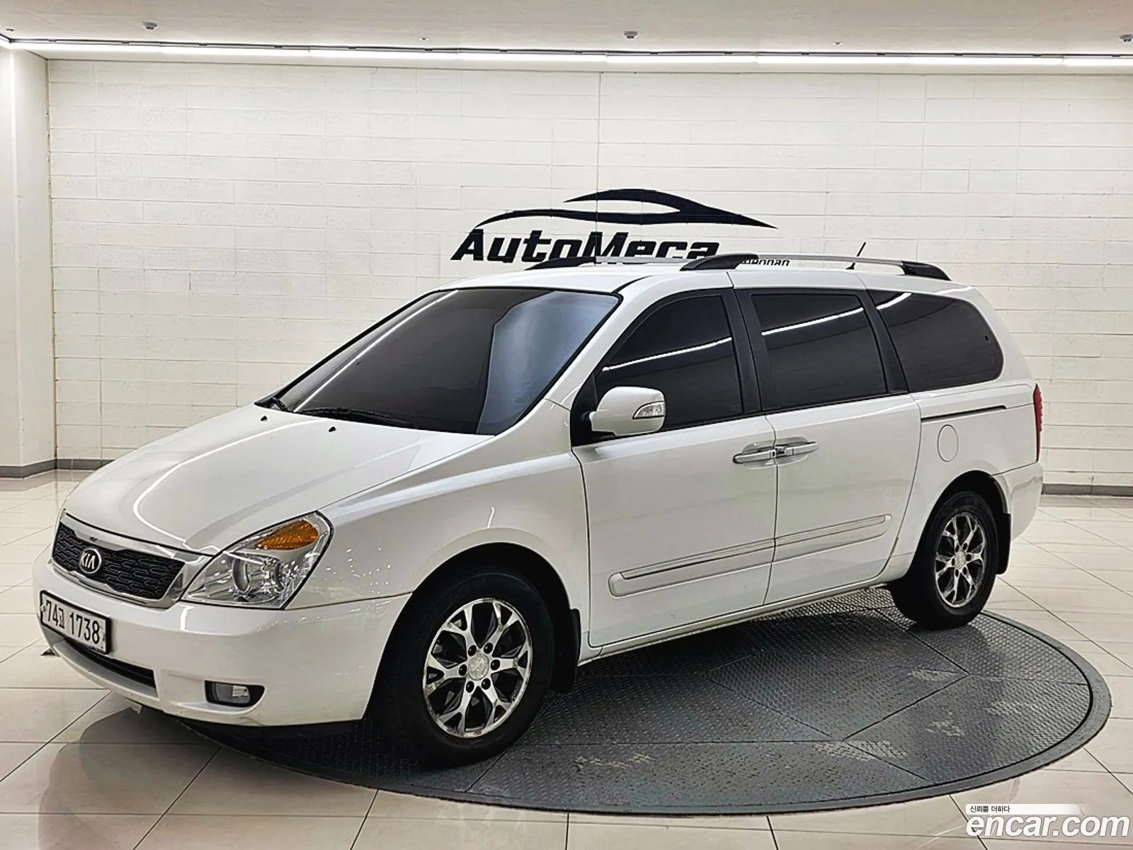 Kia Carnival R 2014 — 7