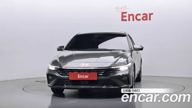 Hyundai Elantra 2026 — 2
