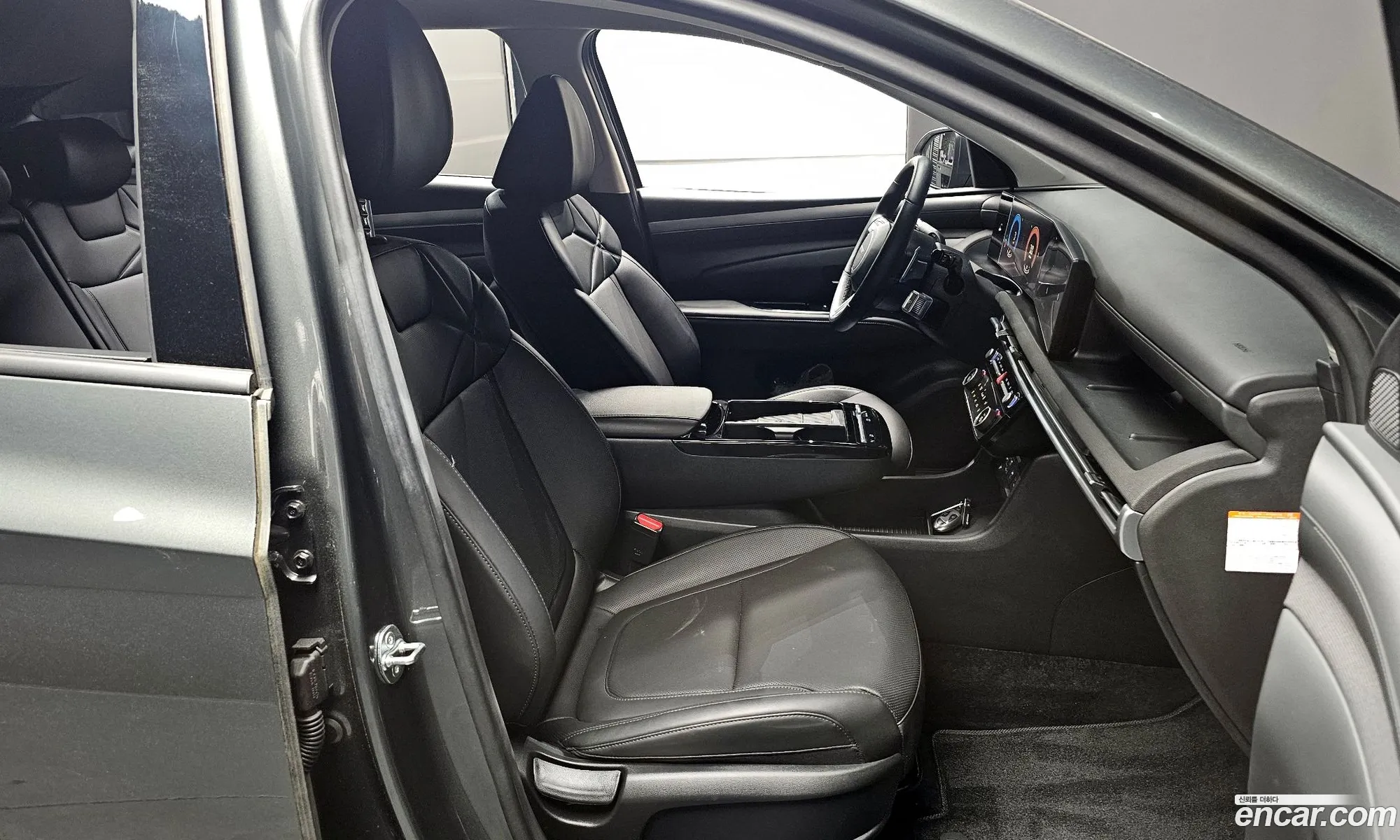 Hyundai Tucson Hybrid 2025 — 13