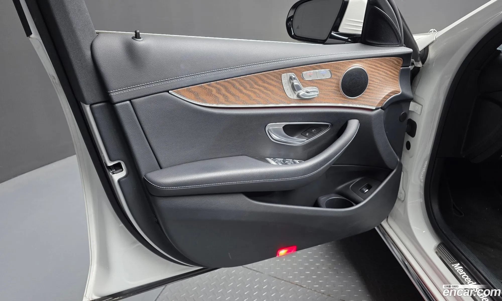 Mercedes-Benz E-Class W213 2022 — 15