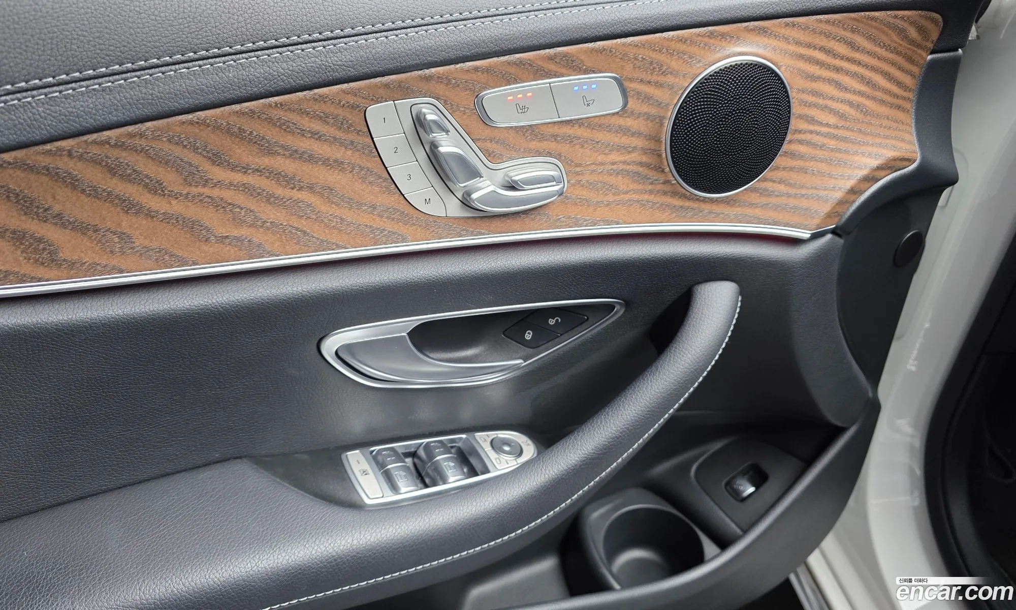 Mercedes-Benz E-Class W213 2022 — 24