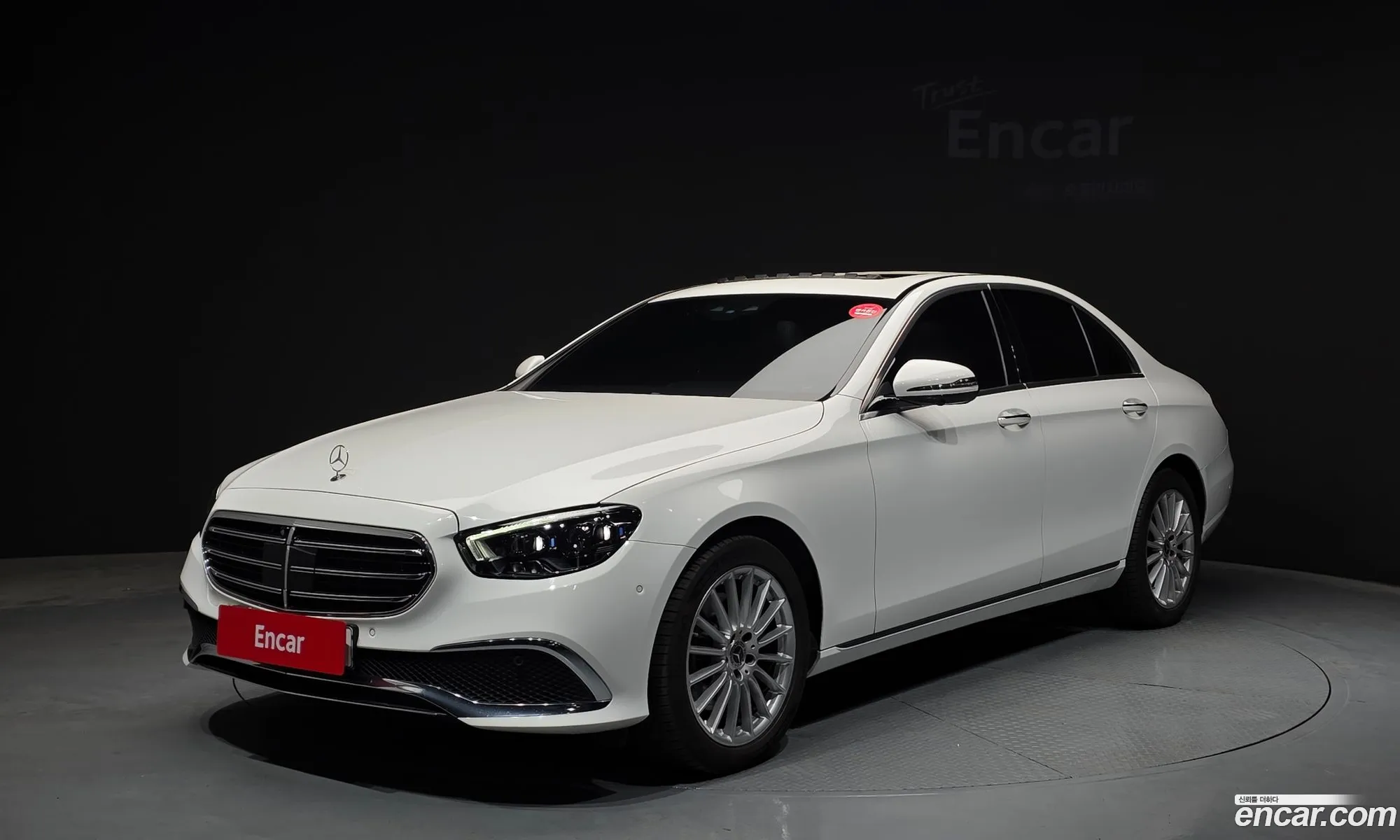 Mercedes-Benz E-Class W213 2022 — 34