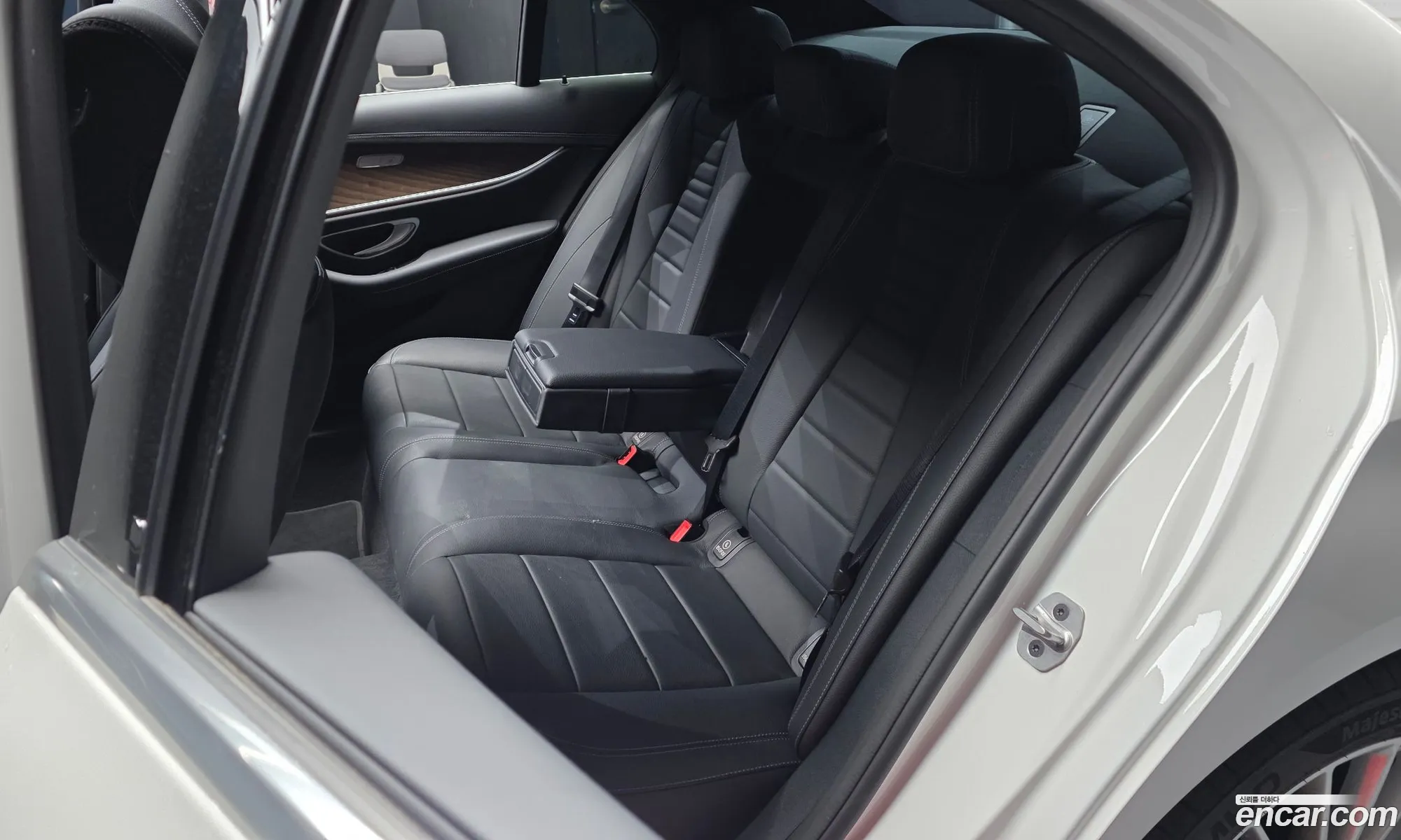 Mercedes-Benz E-Class W213 2022 — 26
