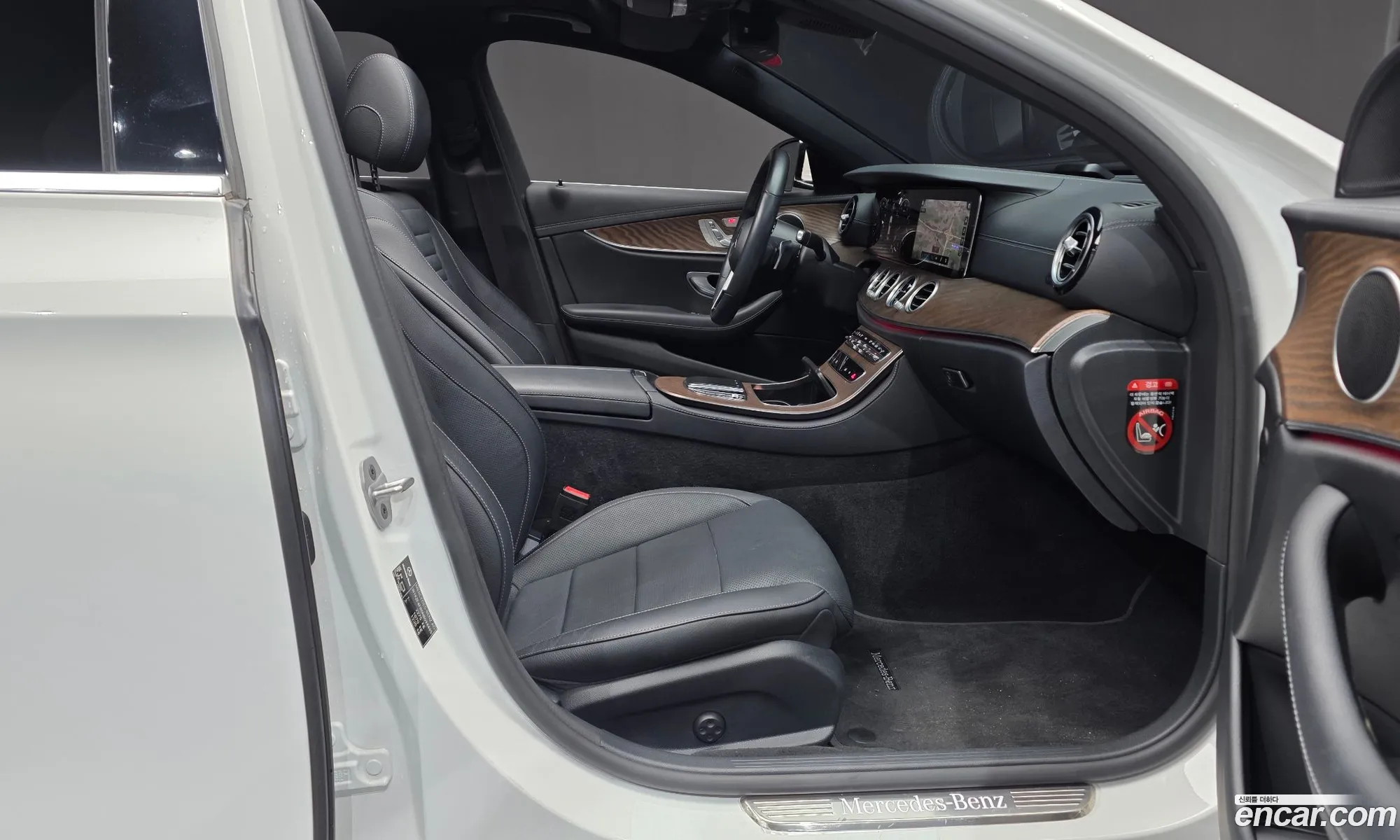 Mercedes-Benz E-Class W213 2022 — 27
