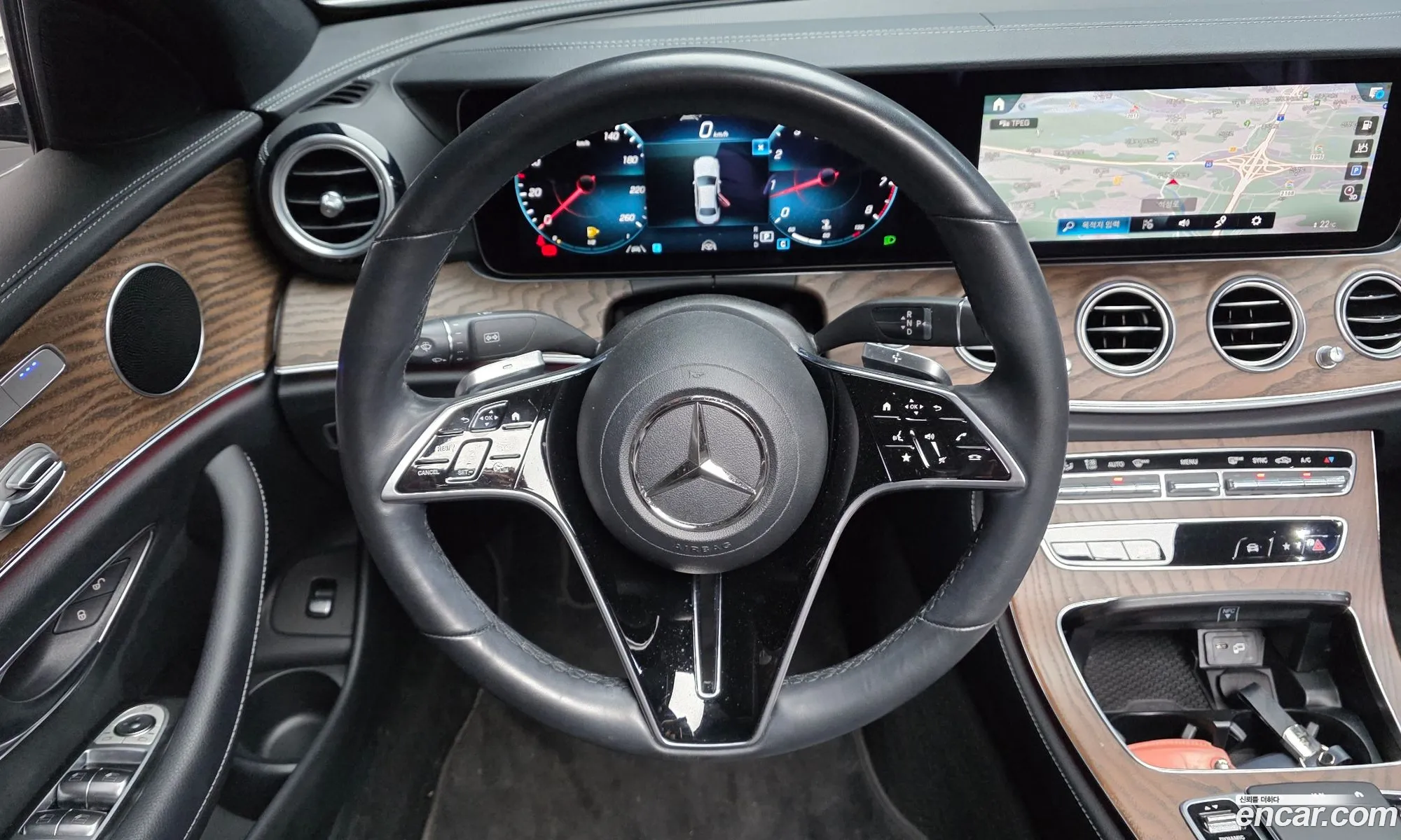 Mercedes-Benz E-Class W213 2022 — 25