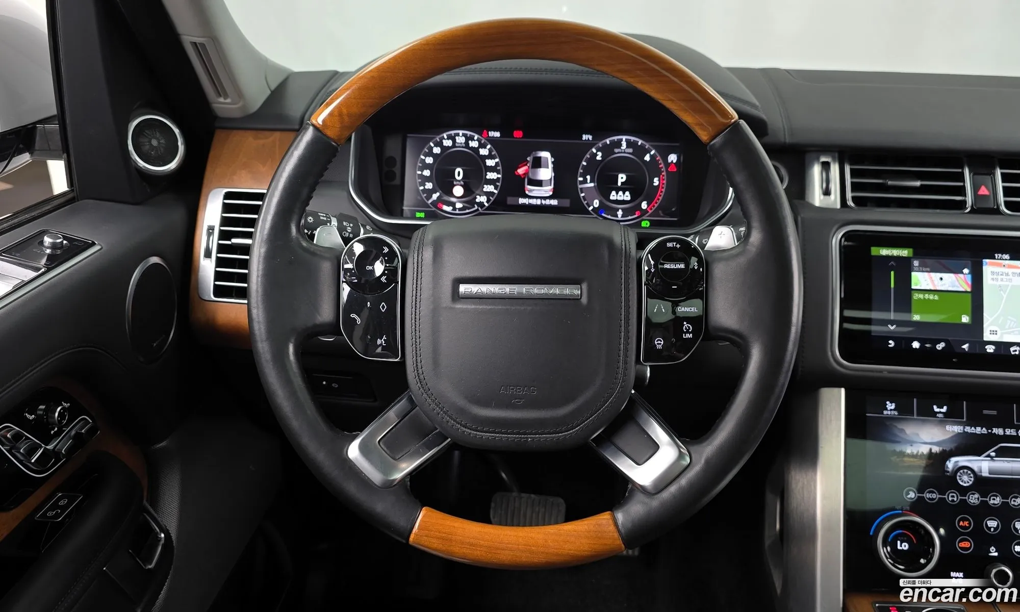 Land Rover Range Rover 2020 — 17