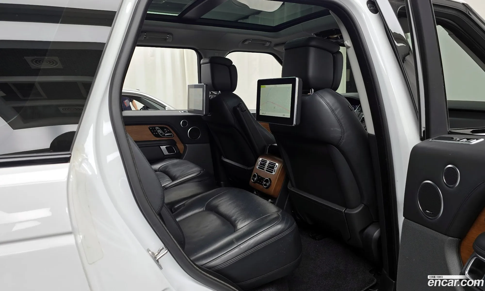 Land Rover Range Rover 2020 — 19