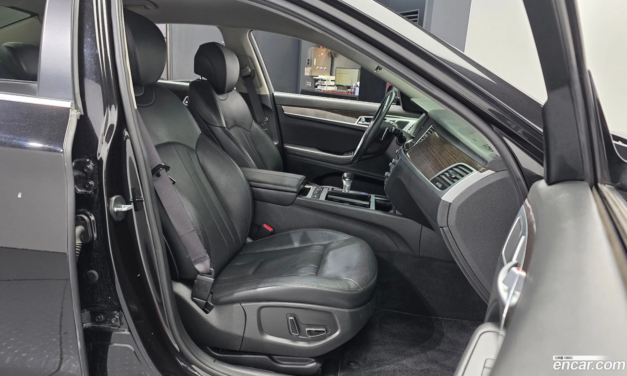 Genesis G80 2017 — 2
