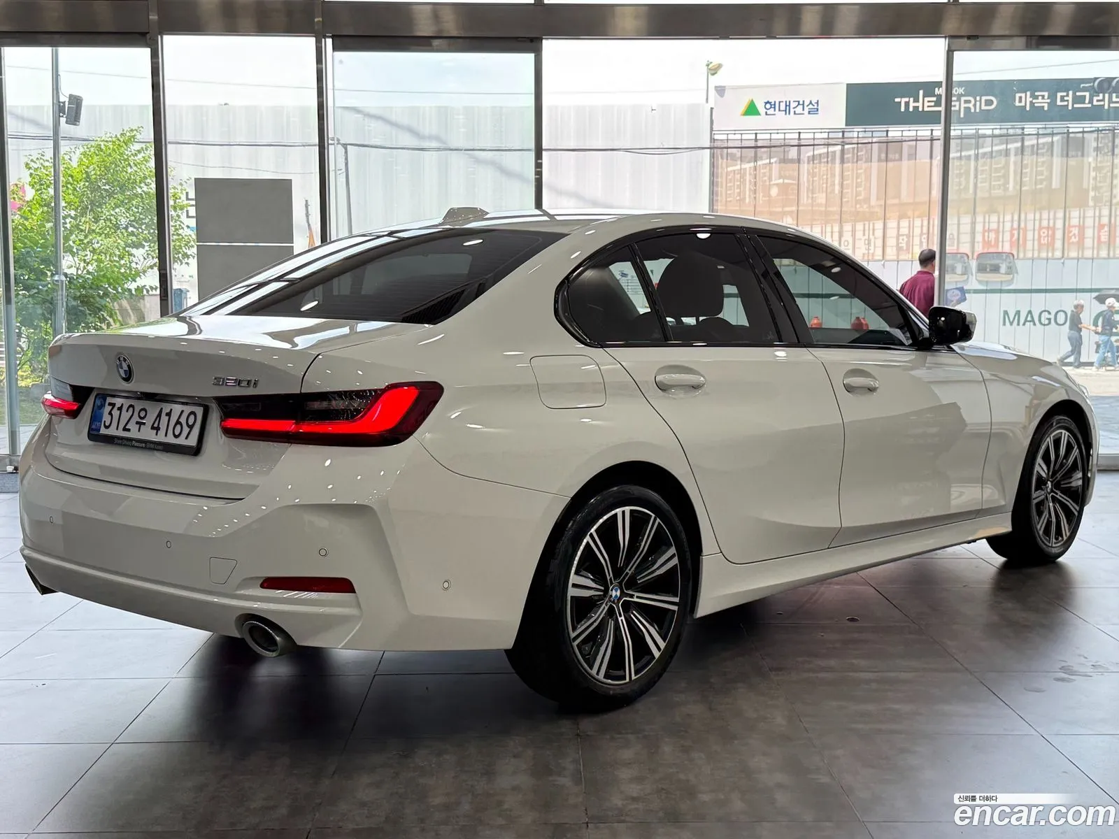 BMW 3 Series 2025 — 9