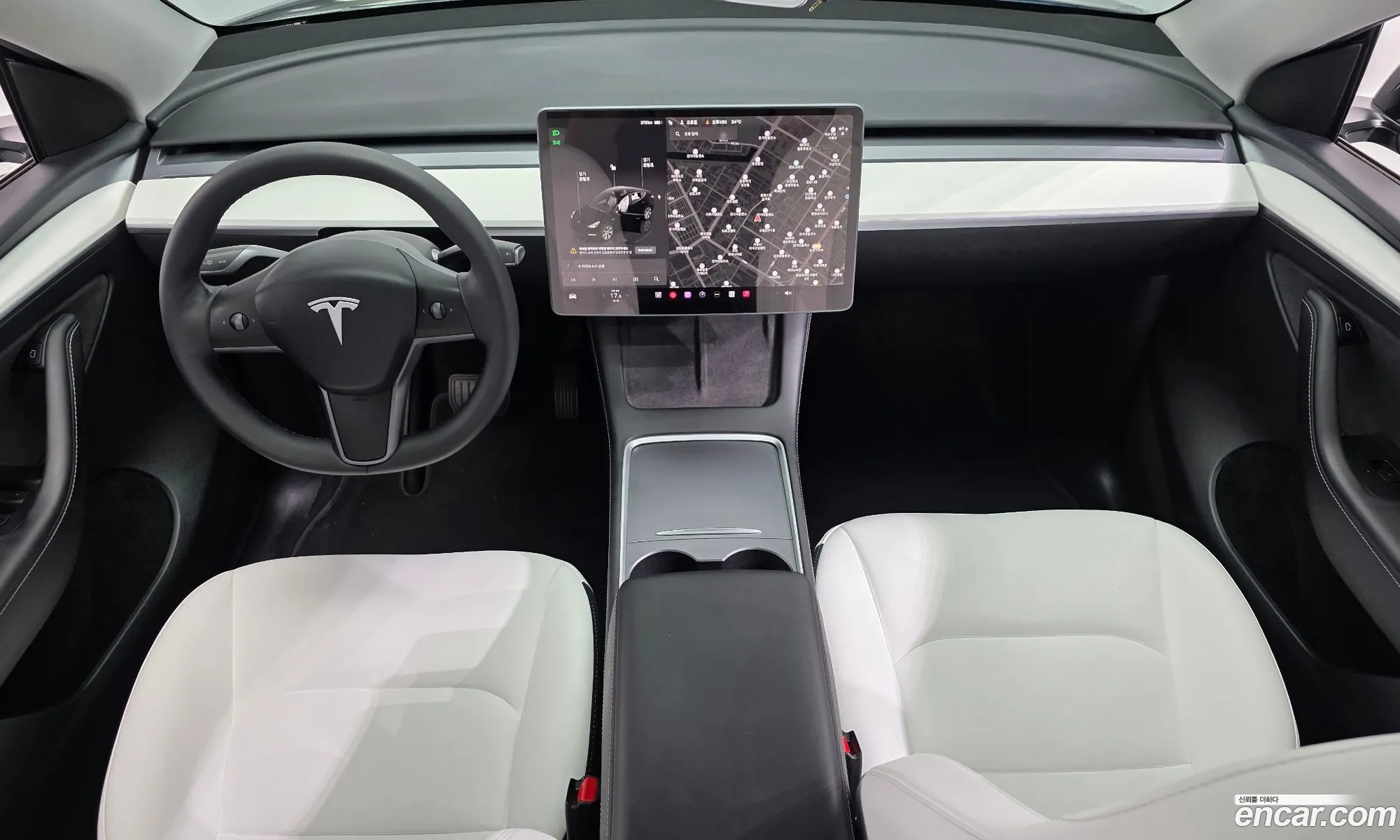 Tesla Model Y 2023 — 7
