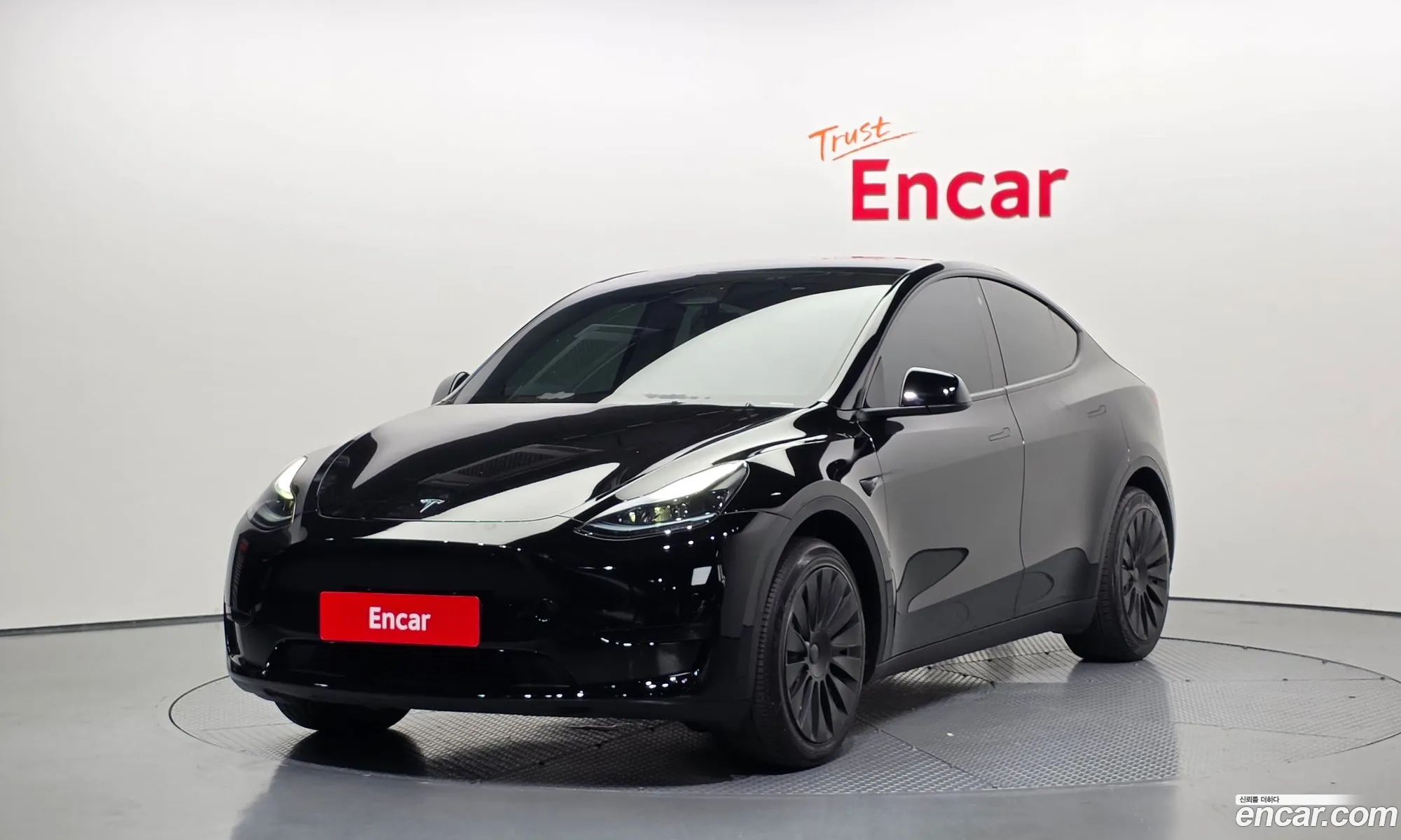 Tesla Model Y 2023 — 14