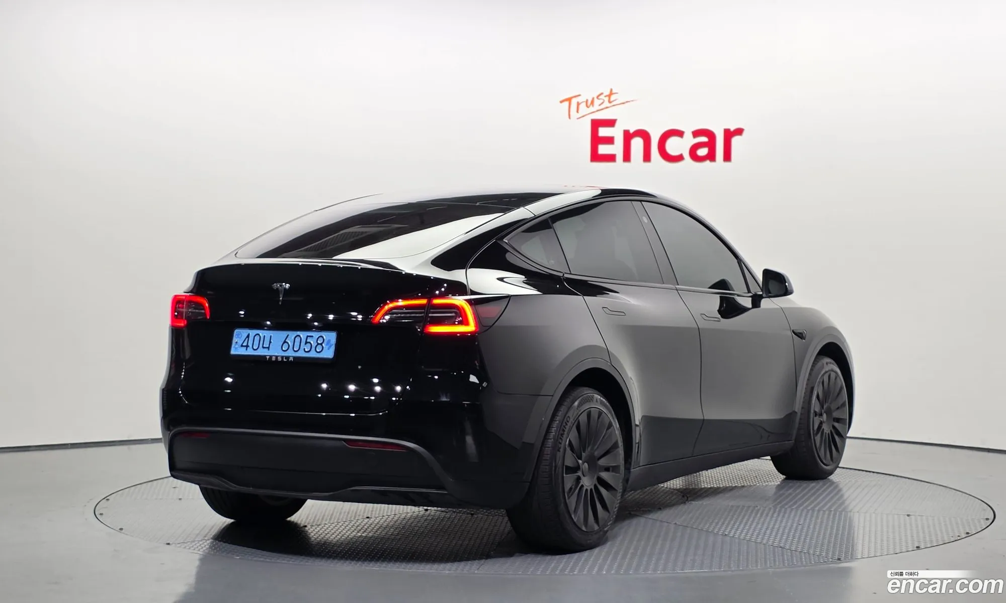 Tesla Model Y 2023 — 4
