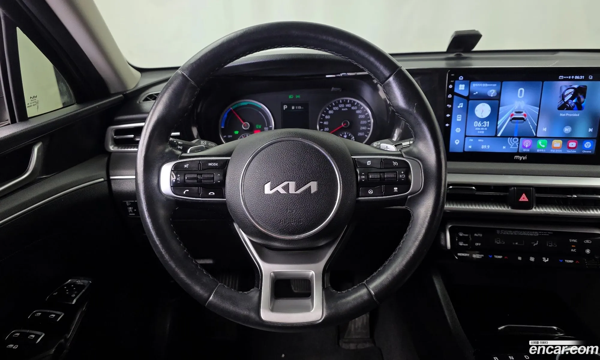 Kia K5 Hybrid 2021 — 14