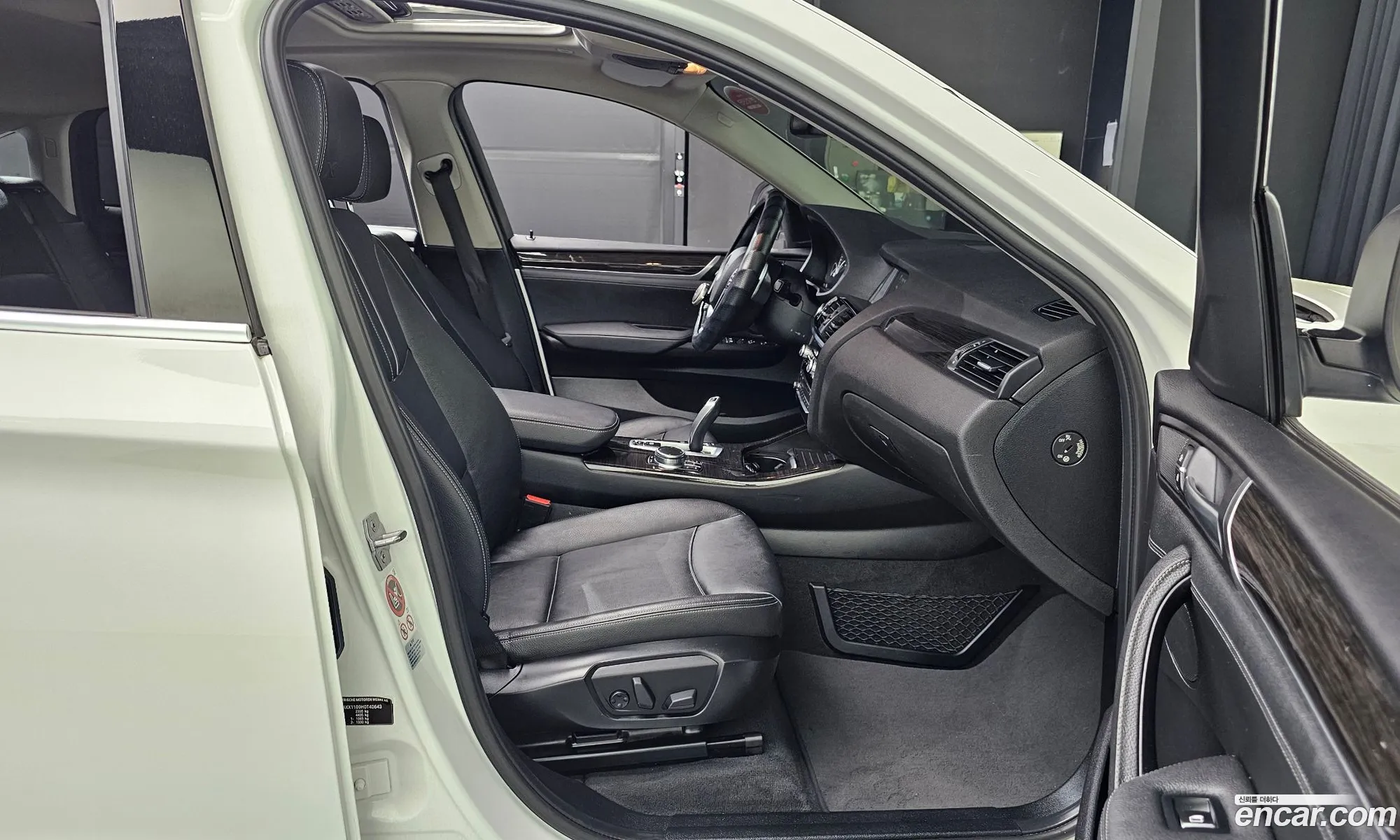 BMW X4 2017 WBAXX1109H0T40643 — 19