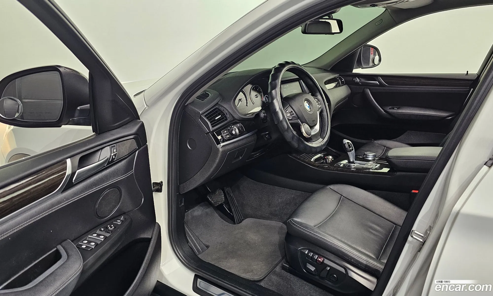 BMW X4 2017 WBAXX1109H0T40643 — 7