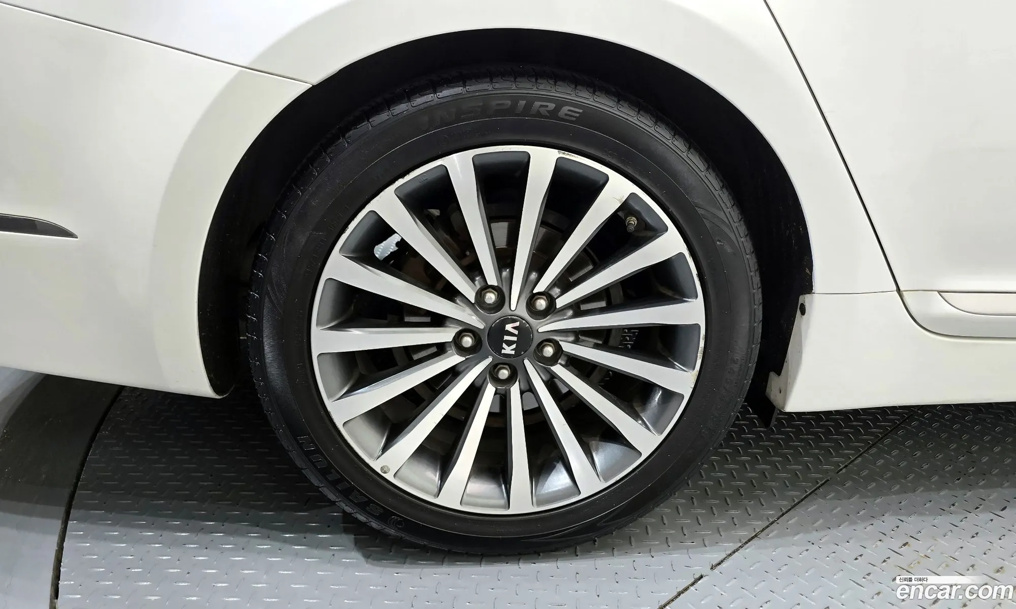 Kia K7 2015 — 18