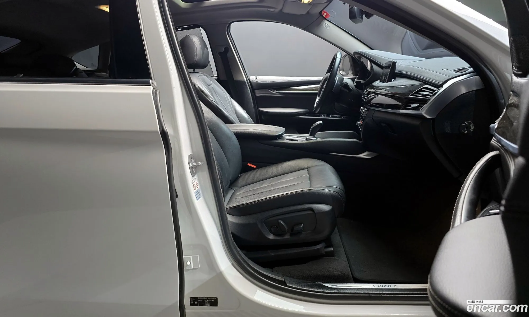 BMW X6 2018 WBAKV2100J0Y40993 — 8