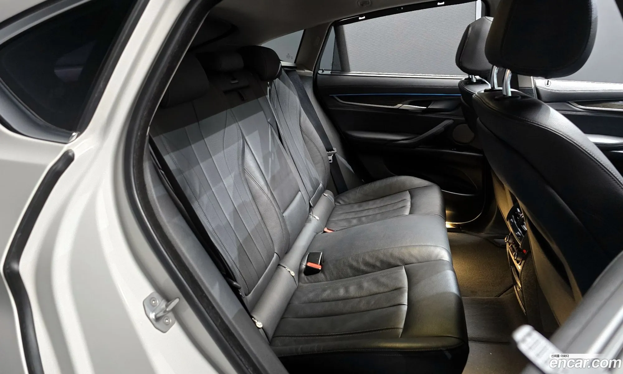 BMW X6 2018 WBAKV2100J0Y40993 — 20