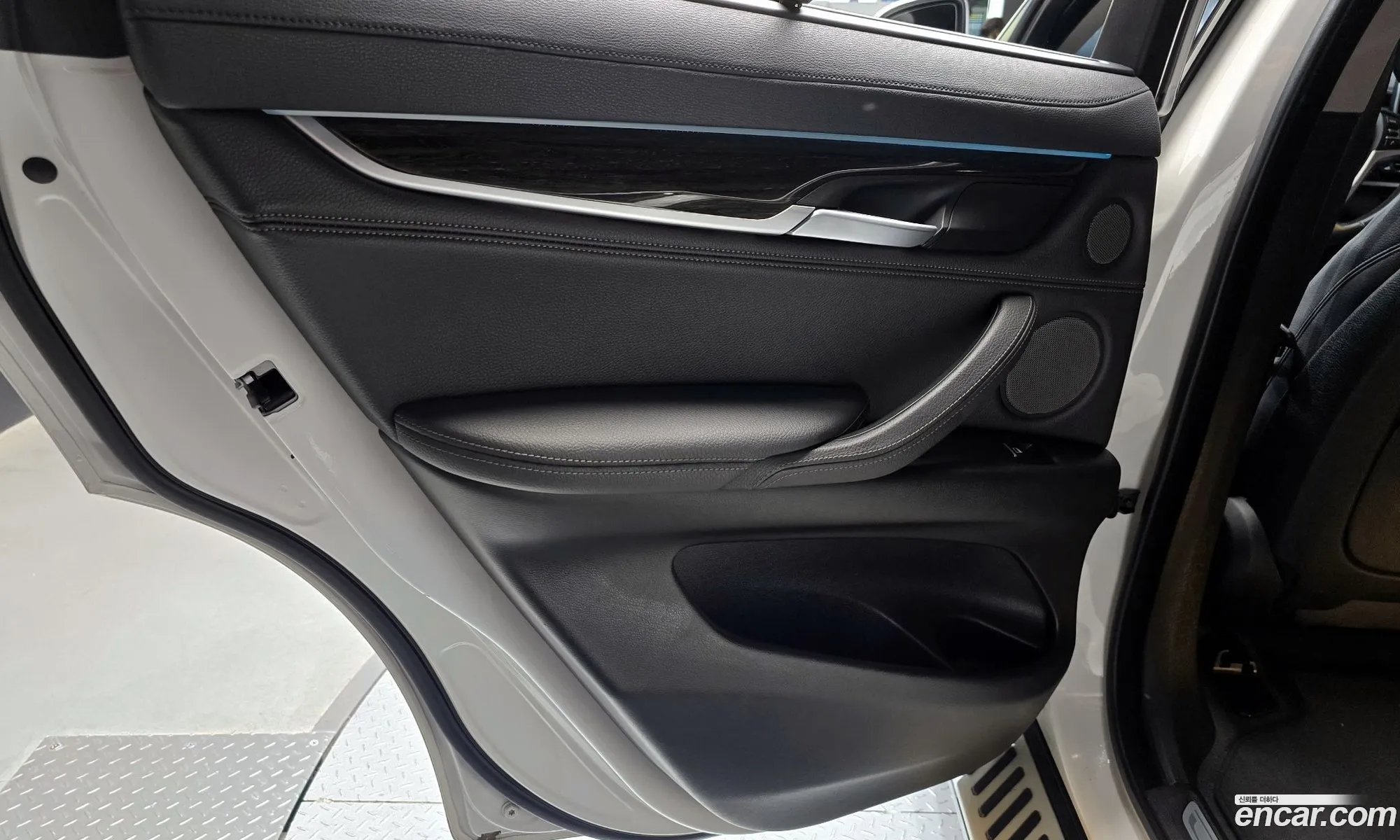 BMW X6 2018 WBAKV2100J0Y40993 — 6