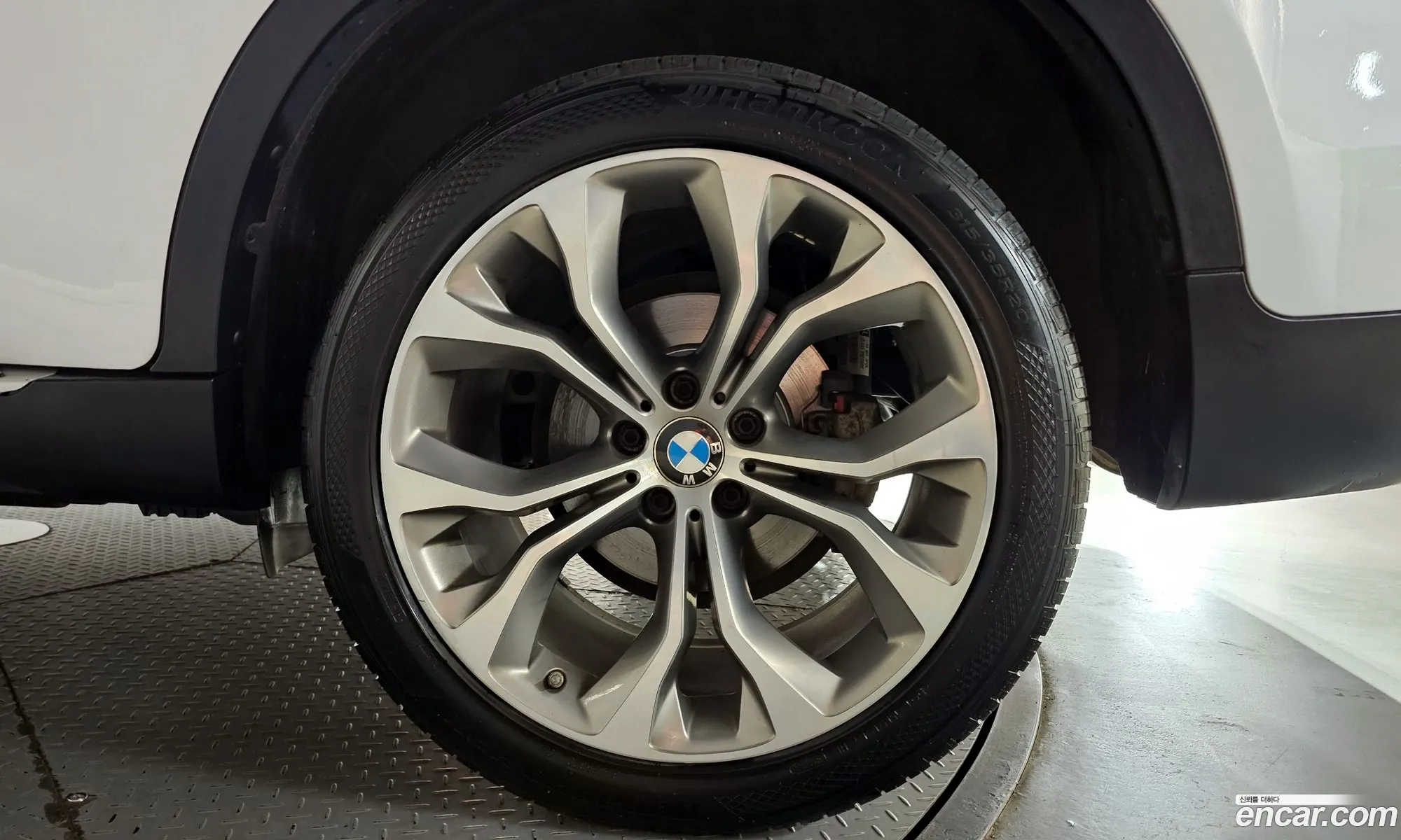 BMW X6 2018 WBAKV2100J0Y40993 — 27