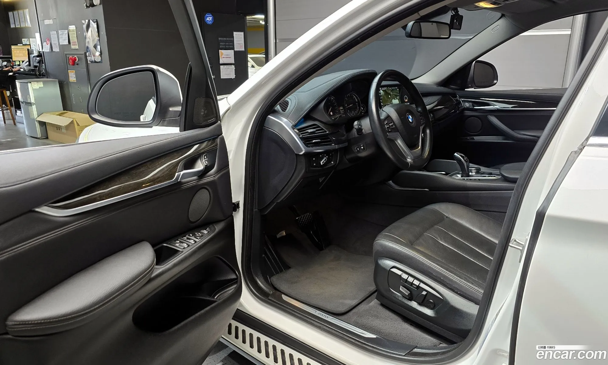 BMW X6 2018 WBAKV2100J0Y40993 — 26
