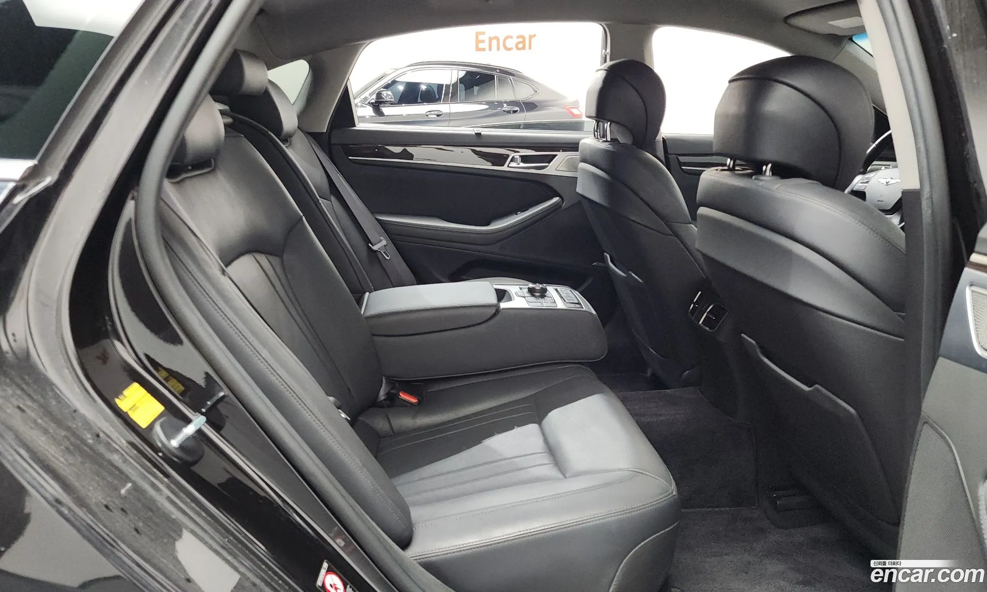 Genesis G80 2017 — 18