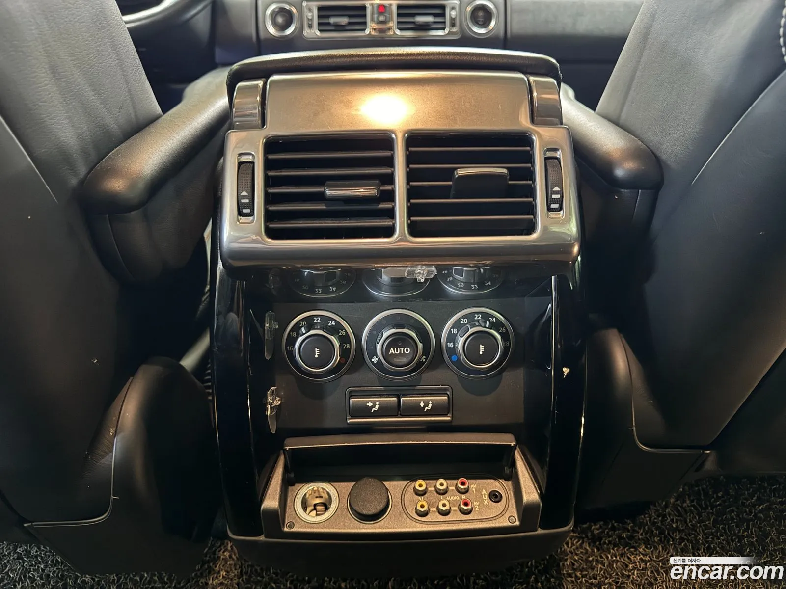 Land Rover Range Rover 2012 — 2