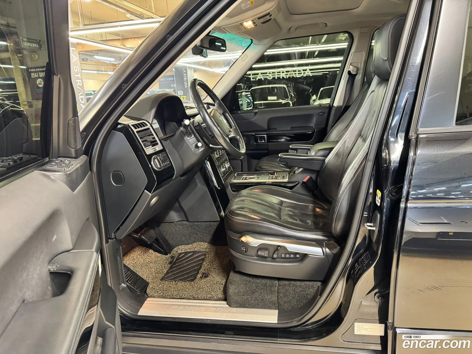 Land Rover Range Rover 2012 — 17