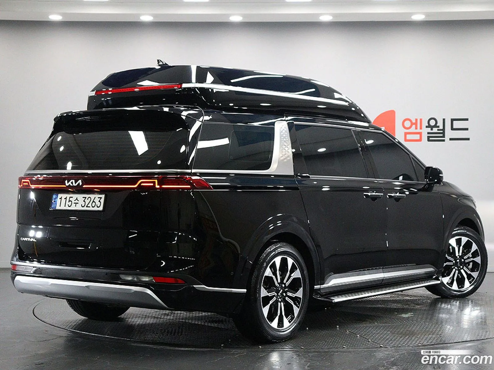 Kia Carnival 2021 — 3