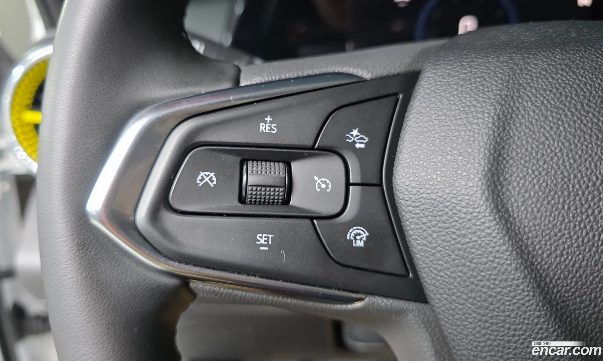 Chevrolet (GM Daewoo) Trax Crossover 2023 — 12