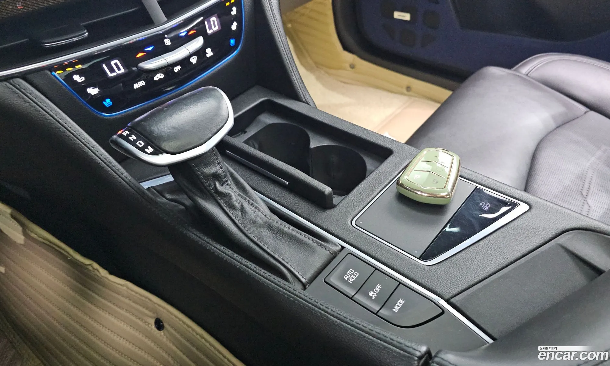 Cadillac CT6 2016 — 19