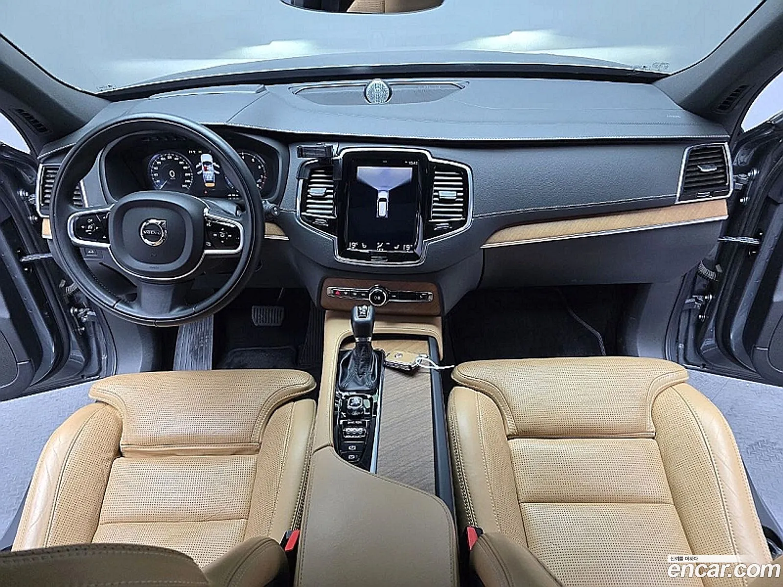 Volvo XC90 2019 — 18