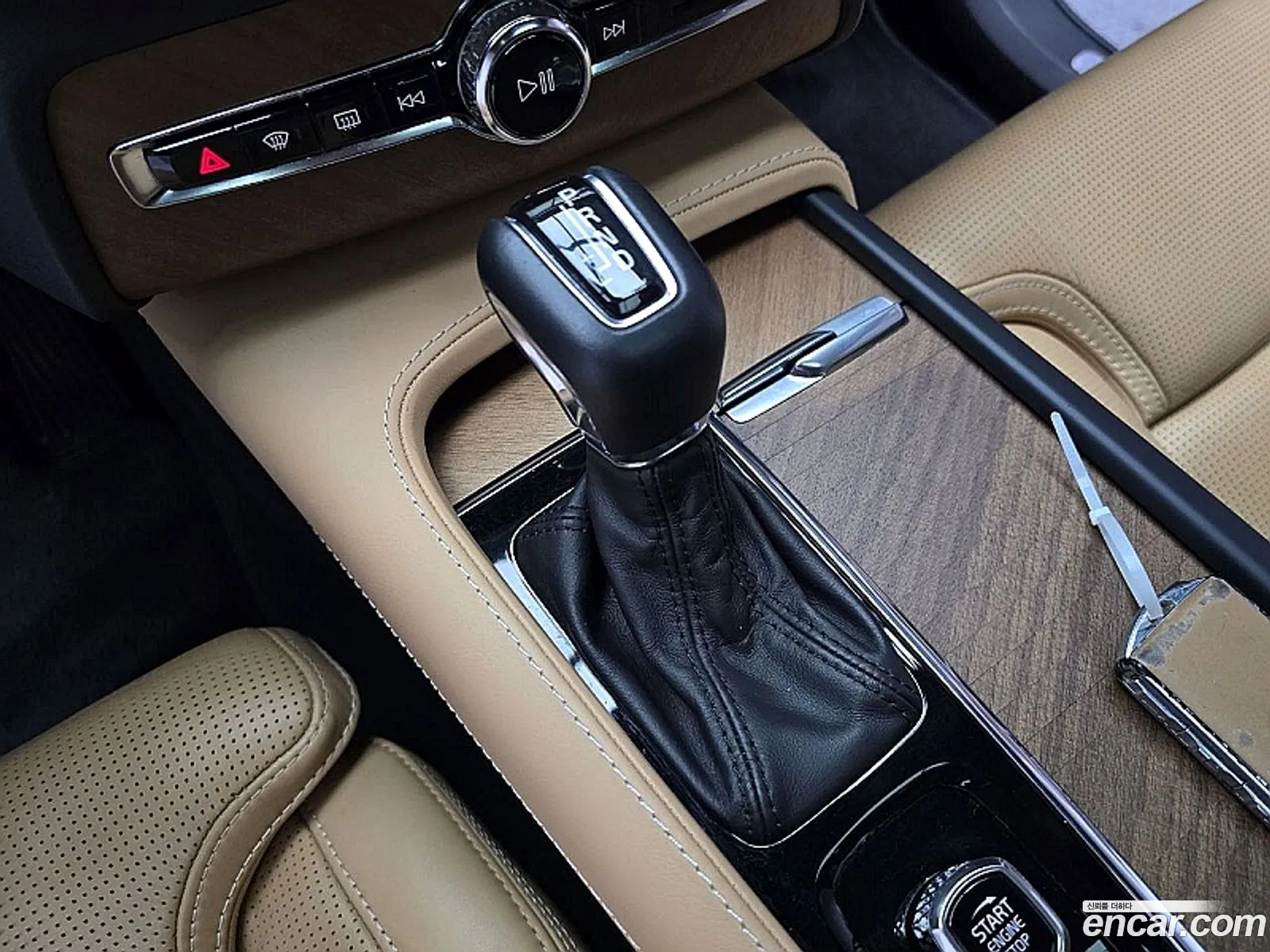 Volvo XC90 2019 — 17