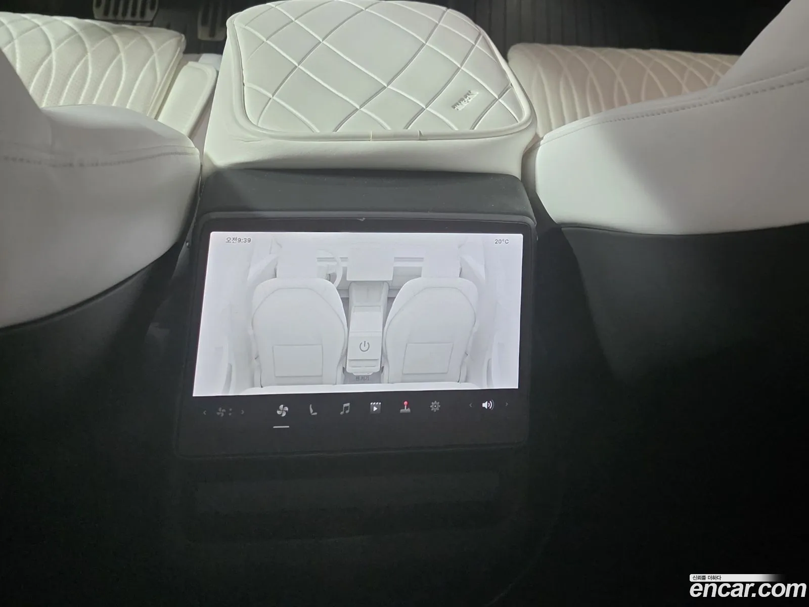 Tesla Model 3 2024 — 16