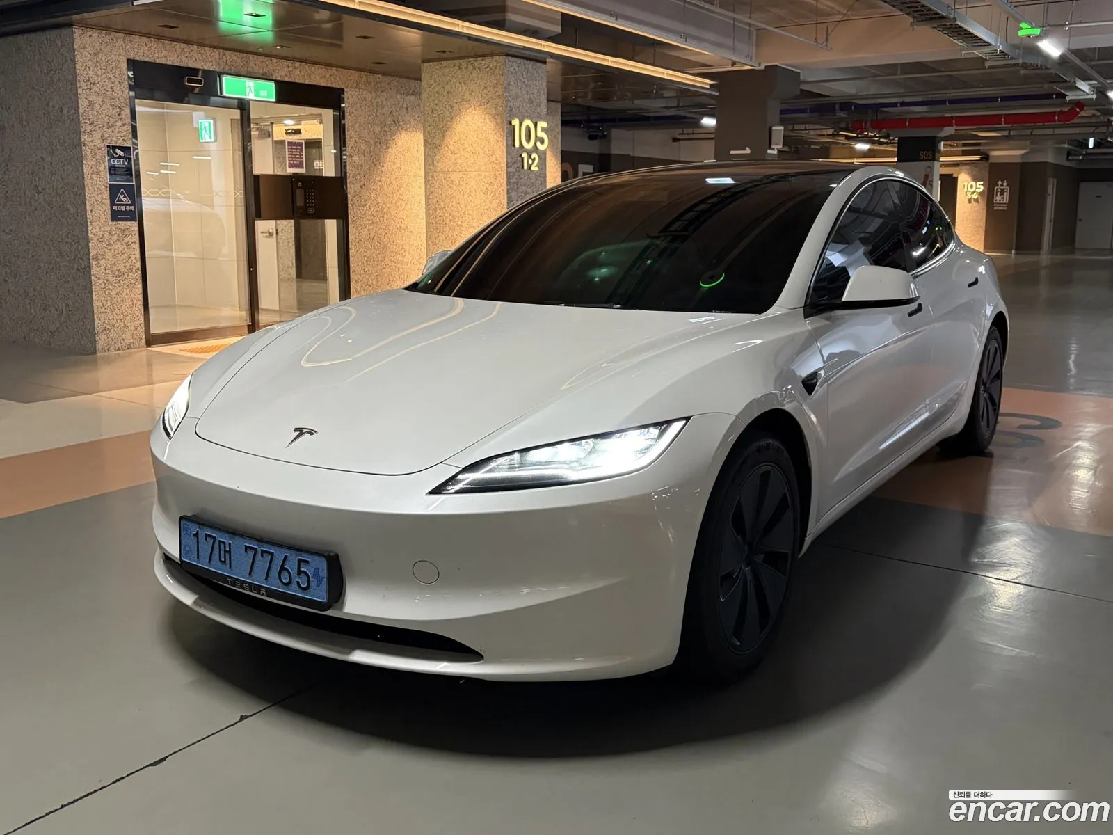 Tesla Model 3 2024 — 17