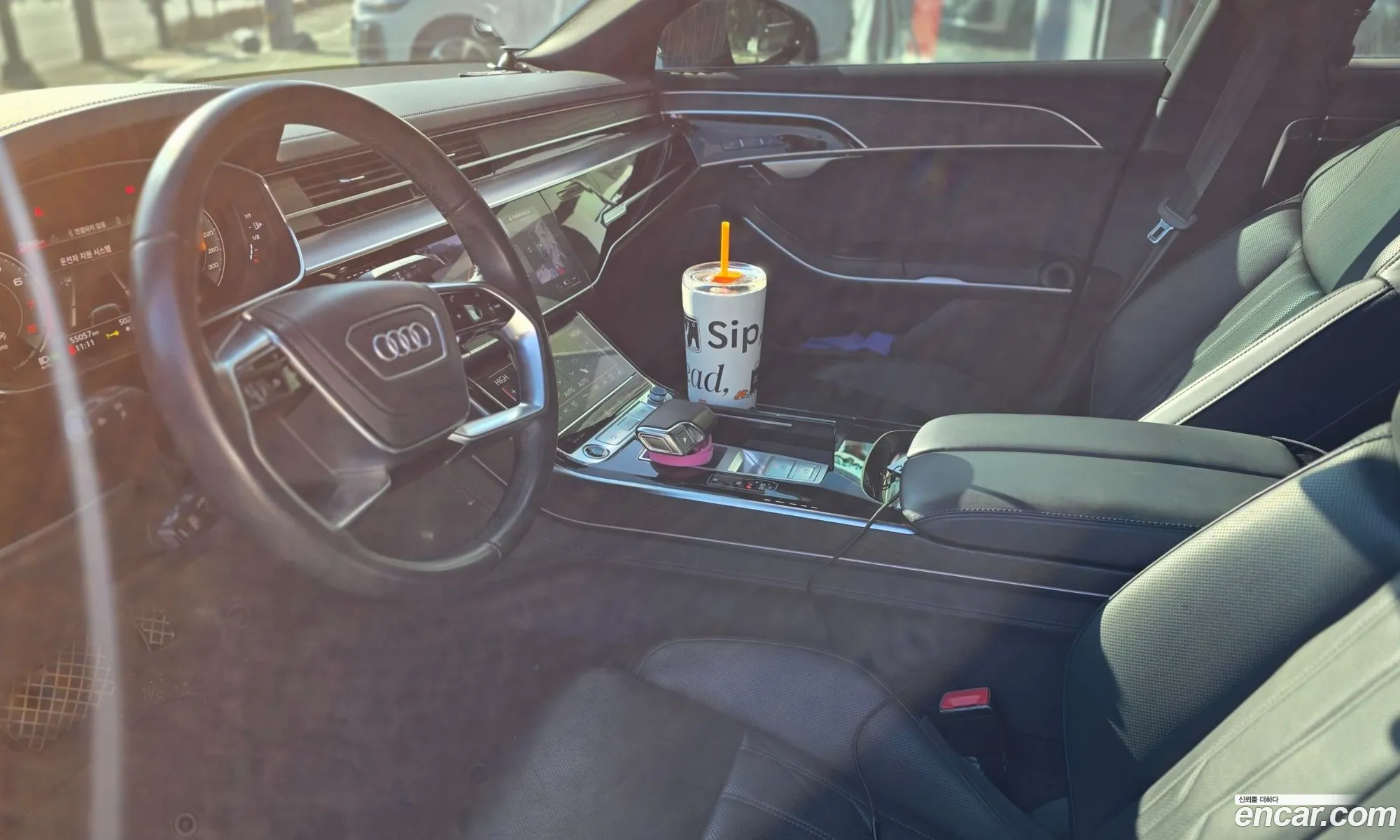 Audi A8 2022 — 8