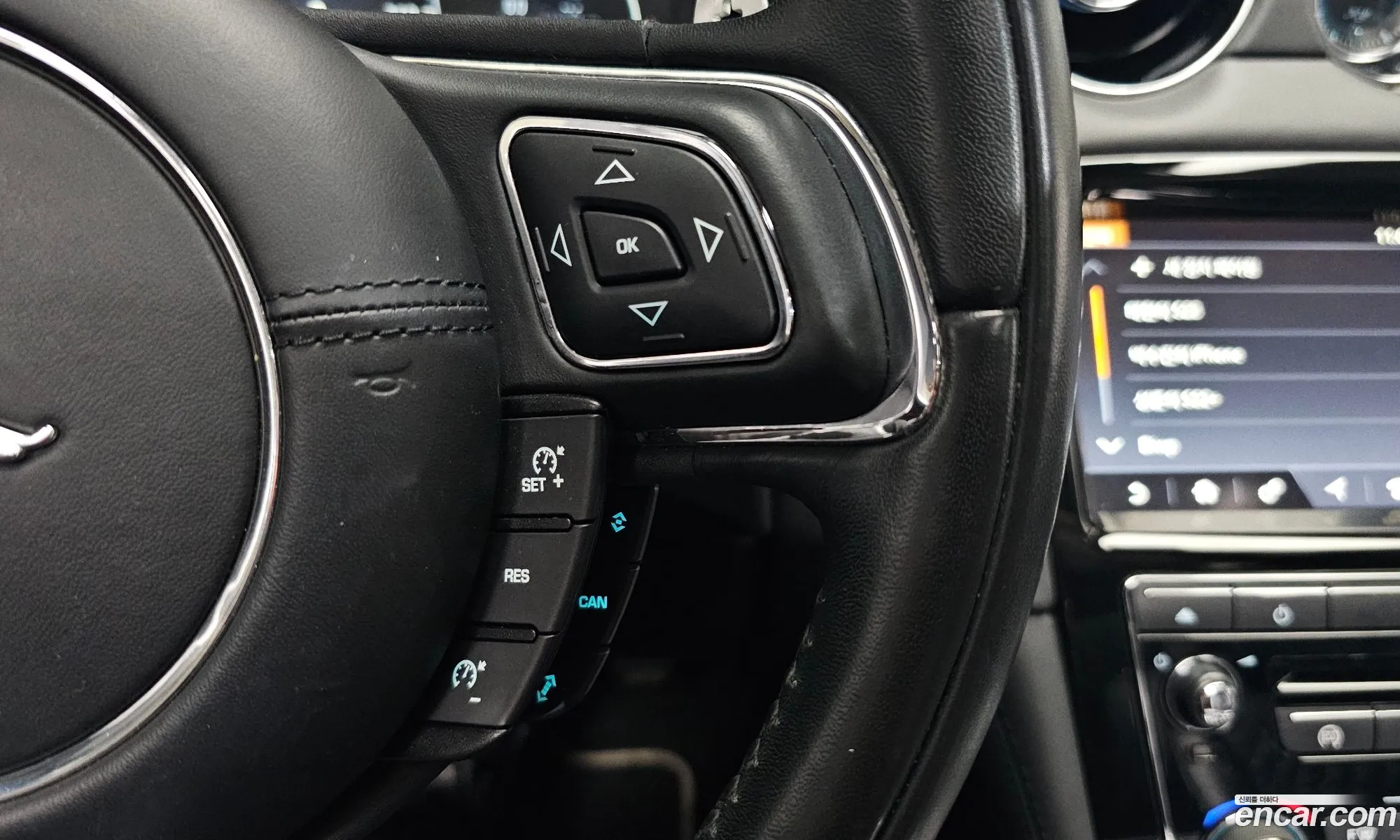 Jaguar XJ 2019 — 17