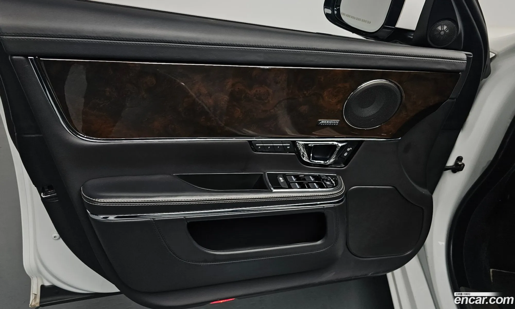 Jaguar XJ 2019 — 16